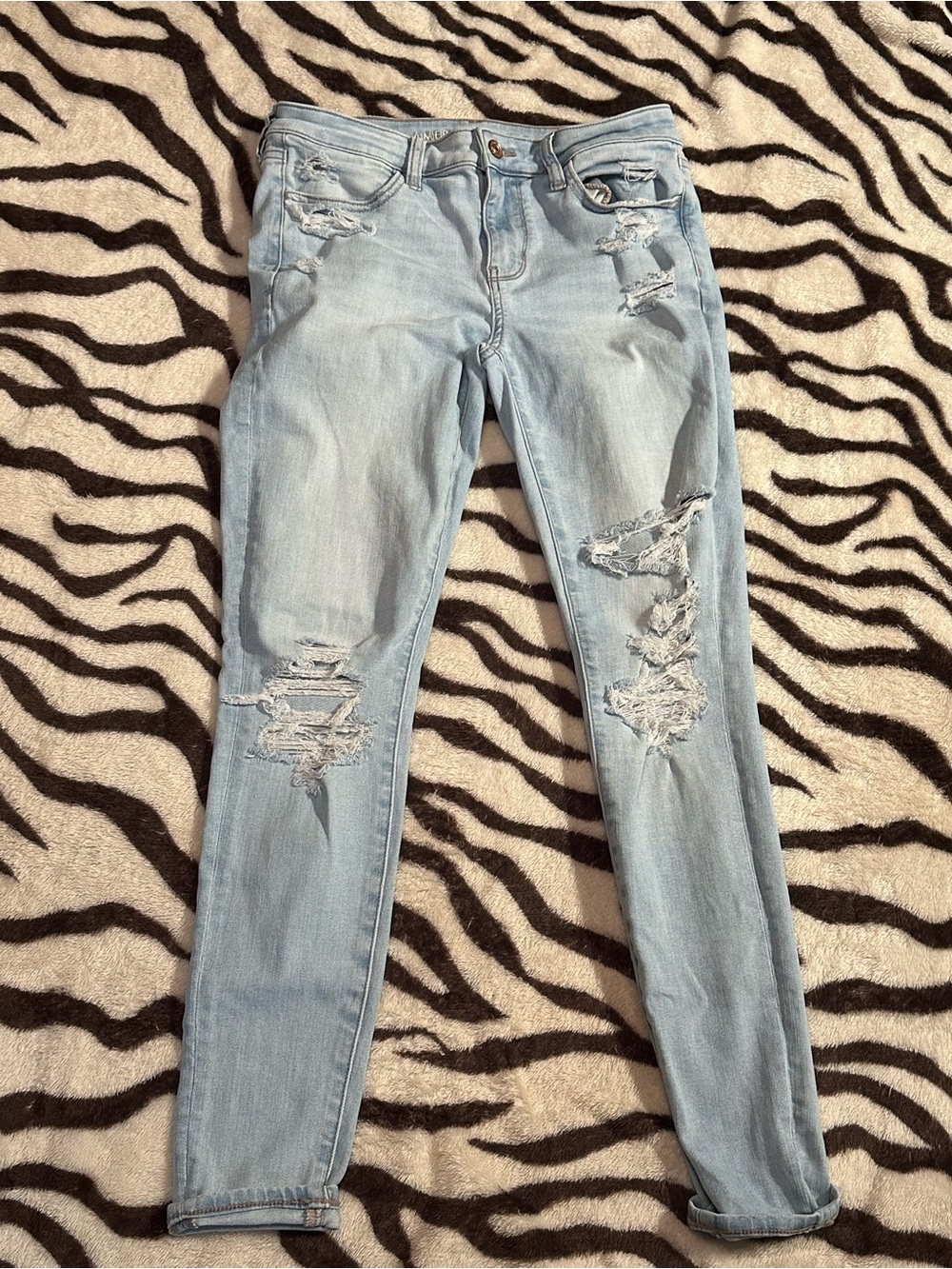 American Eagle Outfitters Light Blue Distressed Skinny Jeans